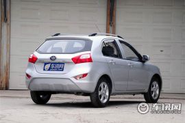 天津一汽-夏利N7-1.3L 手动智能节油尊贵型