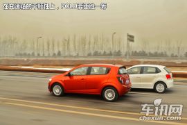 爱唯欧/POLO对比测试 精品小车硬碰硬