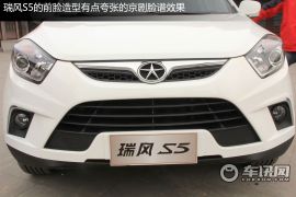 澎湃动力源自1.8T 车讯古镇试驾江淮瑞风S5