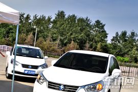 大空间低油耗的性价比之选 试2013款启辰R50 