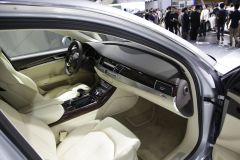 奥迪-奥迪A8L 混动版