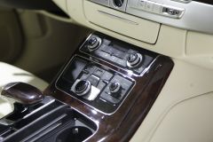 奥迪-奥迪A8L 混动版