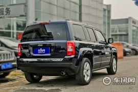 Jeep-自由客-2.4L 运动版