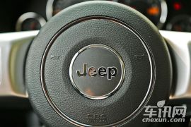 Jeep-指南者-2.0L 两驱豪华版