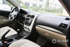 一汽奔腾-奔腾B50-1.6L MT豪华型