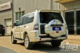 三菱-帕杰罗-3.0L 豪华版