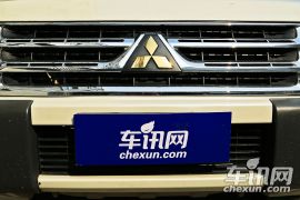 三菱-帕杰罗-3.0L 豪华版