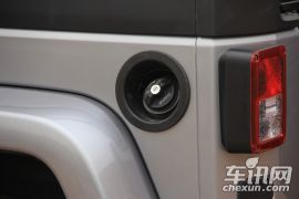 又见越野硬汉 实拍牧马人3.0L撒哈拉四门版