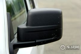 Jeep-自由客-2.4L 豪华导航版