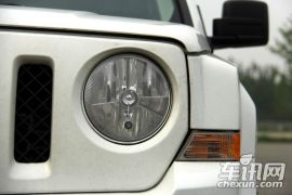 Jeep-自由客-2.4L 豪华导航版