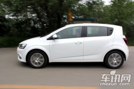 通用雪佛兰-爱唯欧-两厢 1.6SX AT 风尚版