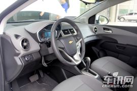 通用雪佛兰-爱唯欧-两厢 1.6SX AT 风尚版