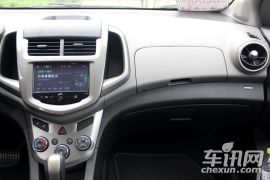 通用雪佛兰-爱唯欧-两厢 1.6SX AT 风尚版