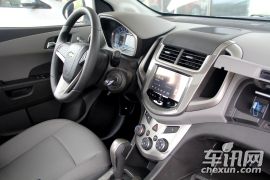 通用雪佛兰-爱唯欧-两厢 1.6SX AT 风尚版