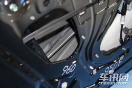 荣威9502.4L 豪华版-内饰拆解