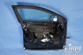 荣威9502.4L 豪华版-内饰拆解