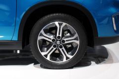 铃木-超级维特拉