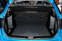 铃木-超级维特拉