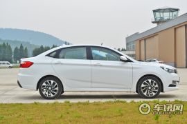 长安汽车-悦翔V7