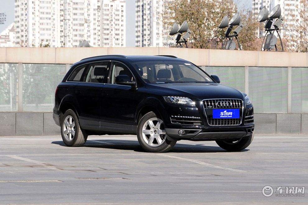 奥迪Q7目前店内少量现车 直降12.98万  