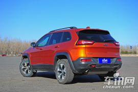 Jeep-自由光-2.4L 都市版