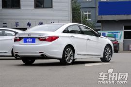 北京现代-索纳塔八-2.0L 自动尊贵版