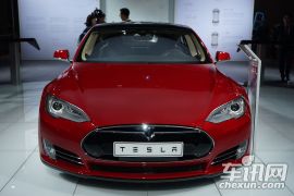 TESLA-MODEL P85D