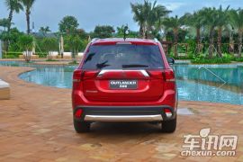 三菱-欧蓝德-2.4L 四驱精英版 5座