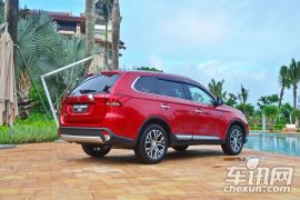 三菱-欧蓝德-2.4L 四驱精英版 5座