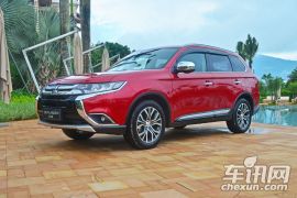 三菱-欧蓝德-2.4L 四驱精英版 5座