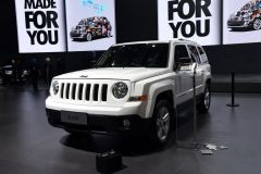 Jeep-自由客