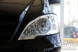 福建奔驰-威霆-3.0L 商务版  ￥38.9