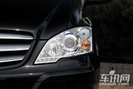 福建奔驰-唯雅诺-3.5L 卓越版   ￥68.9