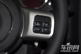 Jeep-指南者-2.0L 两驱豪华版  ￥24.49