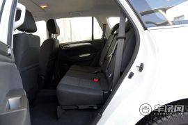 福田汽车-萨瓦纳-2.0T 四驱汽油尊享版7座