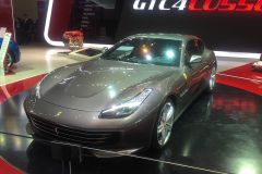 法拉利-GTC4Lusso