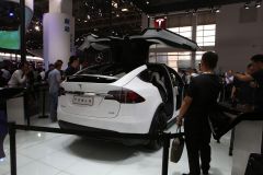 TESLA-MODEL X