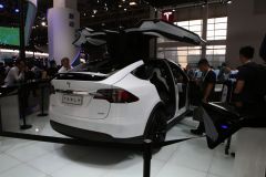 TESLA-MODEL X