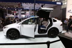 TESLA-MODEL X