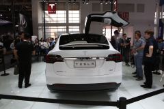 TESLA-MODEL X