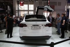 TESLA-MODEL X