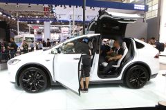 TESLA-MODEL X