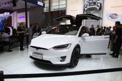 TESLA-MODEL X