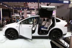 TESLA-MODEL X