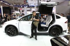 TESLA-MODEL X