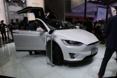 TESLA-MODEL X