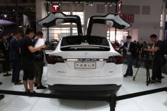 TESLA-MODEL X