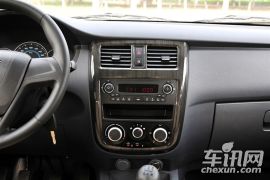 上汽通用五菱-五菱荣光V