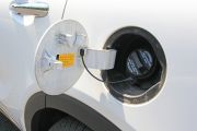 起亚-全新索兰托L-2.4L 汽油4WD定制版 7座 国V