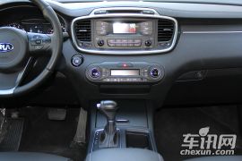 起亚-全新索兰托L-2.4L 汽油4WD定制版 7座 国V